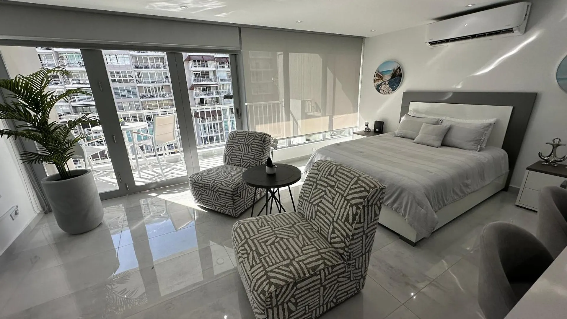 Ocean Front Coral Luxury Apartment San Juan