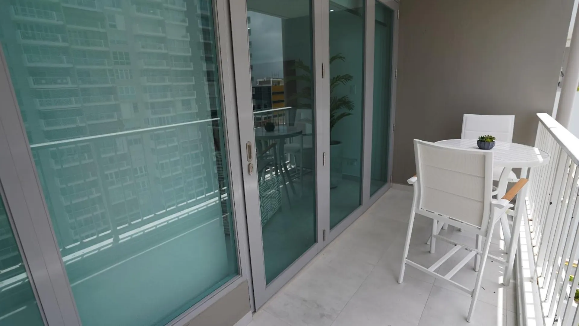 Ocean Front Coral Luxury Apartment San Juan 0*,  Puerto Rico