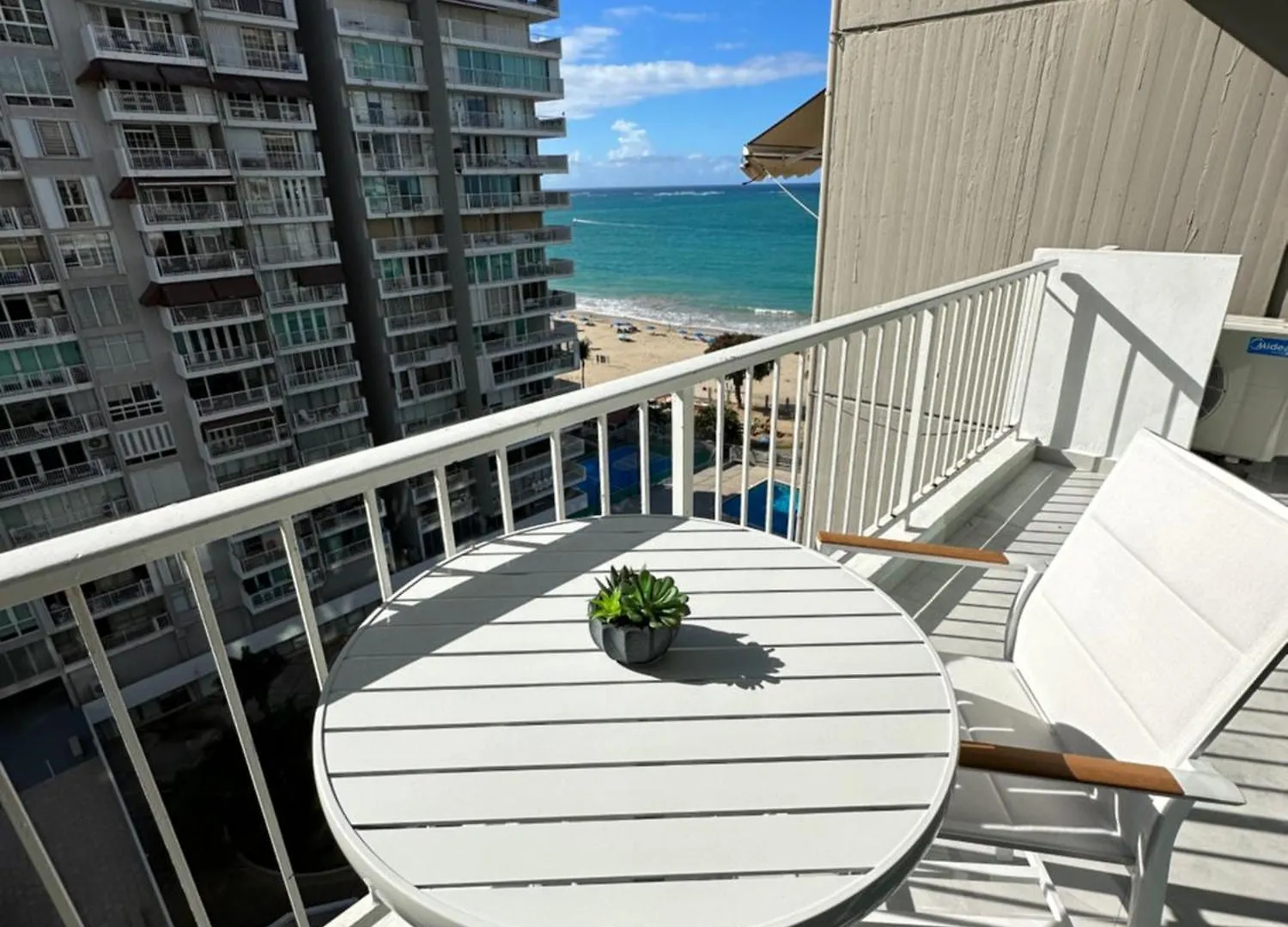Ocean Front Coral Luxury Apartment San Juan