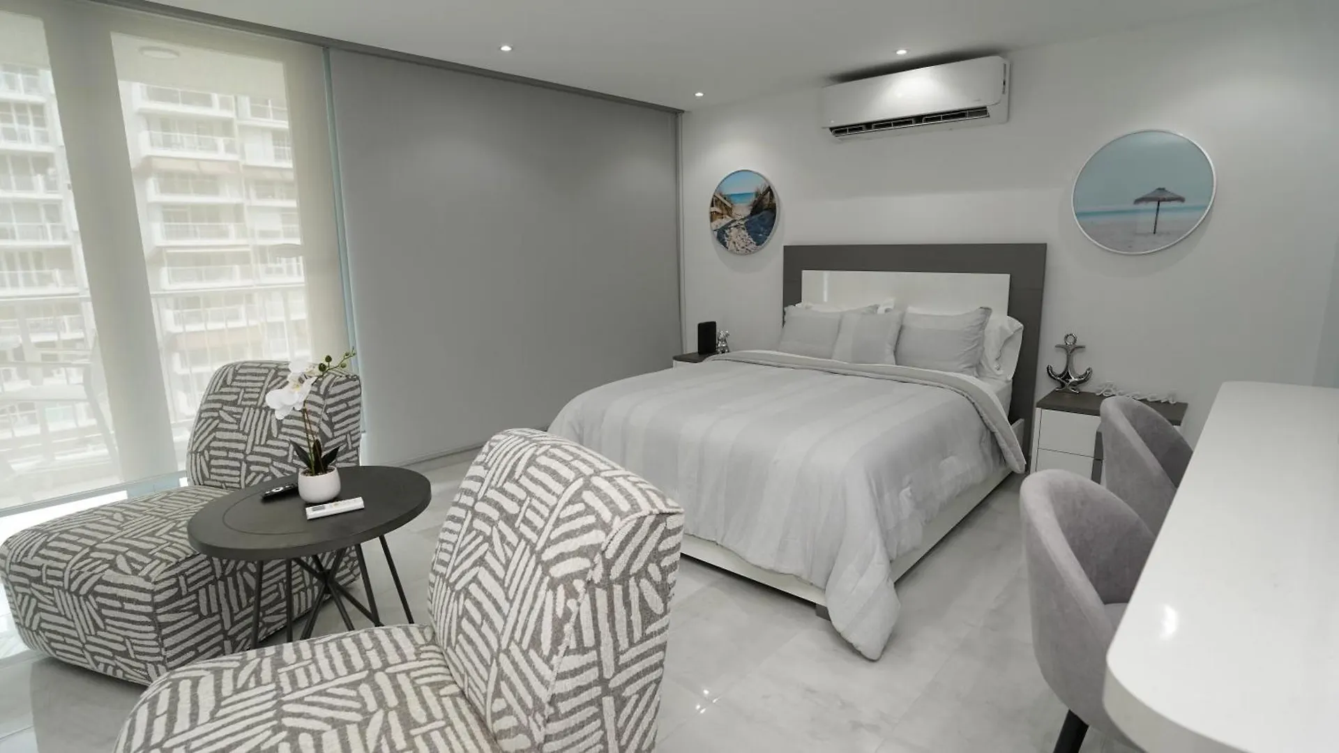 Ocean Front Coral Luxury Apartment San Juan